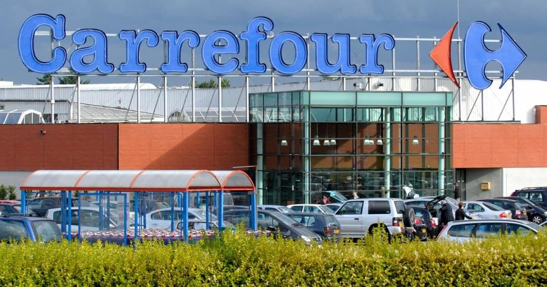 , Carrefour cède la gestion d&rsquo;une quarantaine de magasins, au grand dam des syndicats